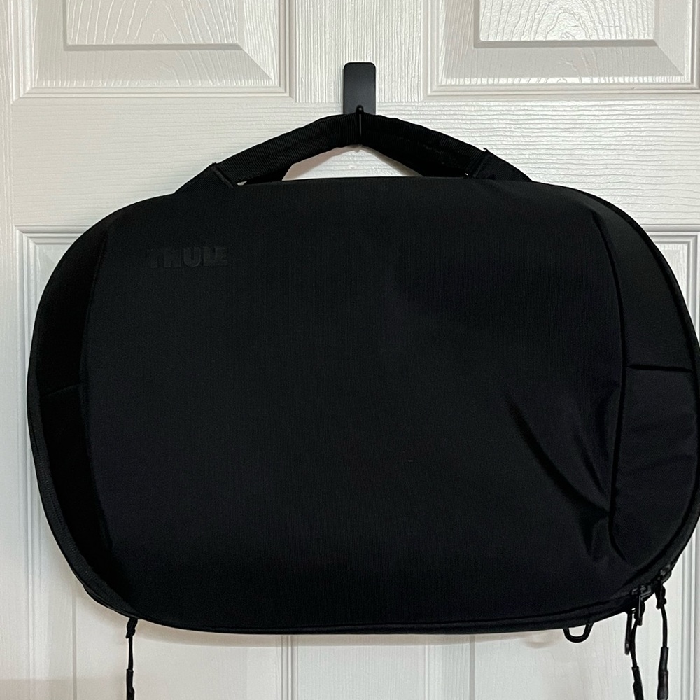 Thule Subterra 2 hybrid travel bag 15L black